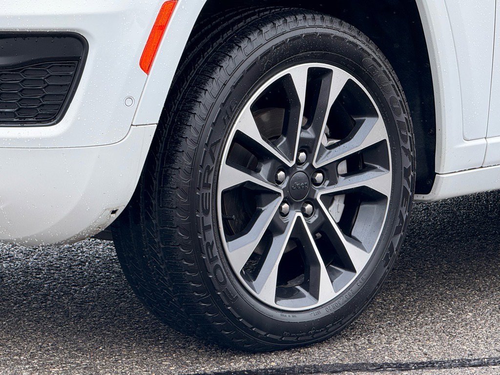 Used 2022 Jeep Grand Cherokee Overland w/ Luxury Tech Group IV image 28