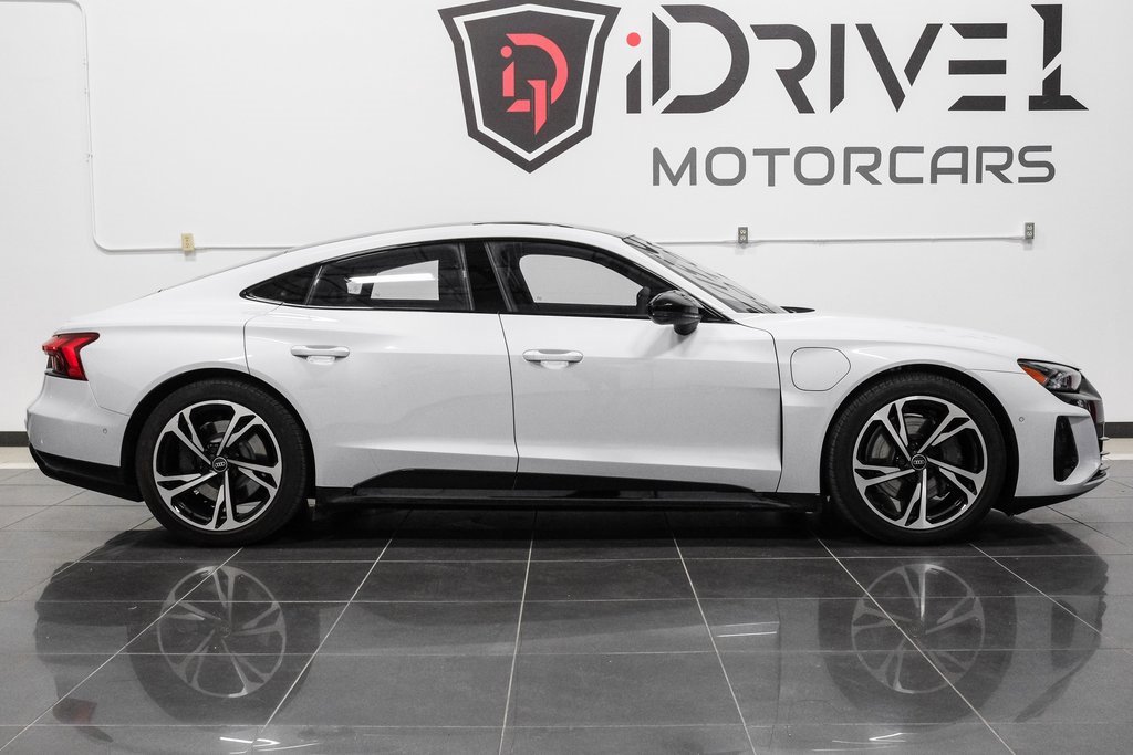 Used 2024 Audi e-tron GT Prestige image 11