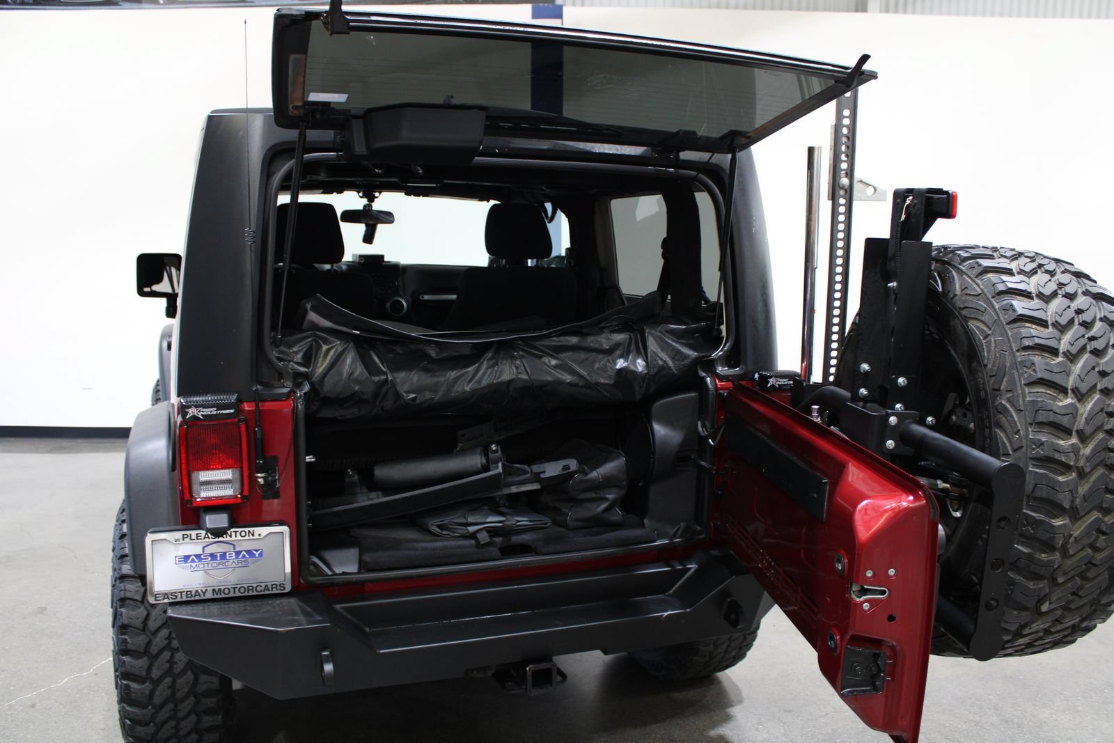 Used 2011 Jeep Wrangler Rubicon w/ Dual Top Group AWD/4WD image 14