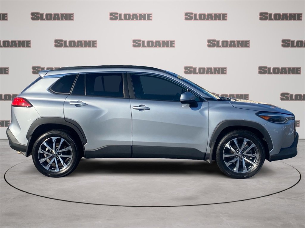 Used 2022 Toyota Corolla Cross XLE image 6