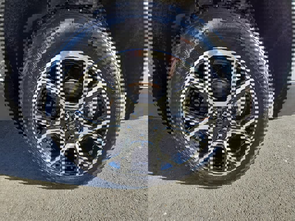 Used 2025 Ford Maverick Lariat w/ 4K Tow Package image 13