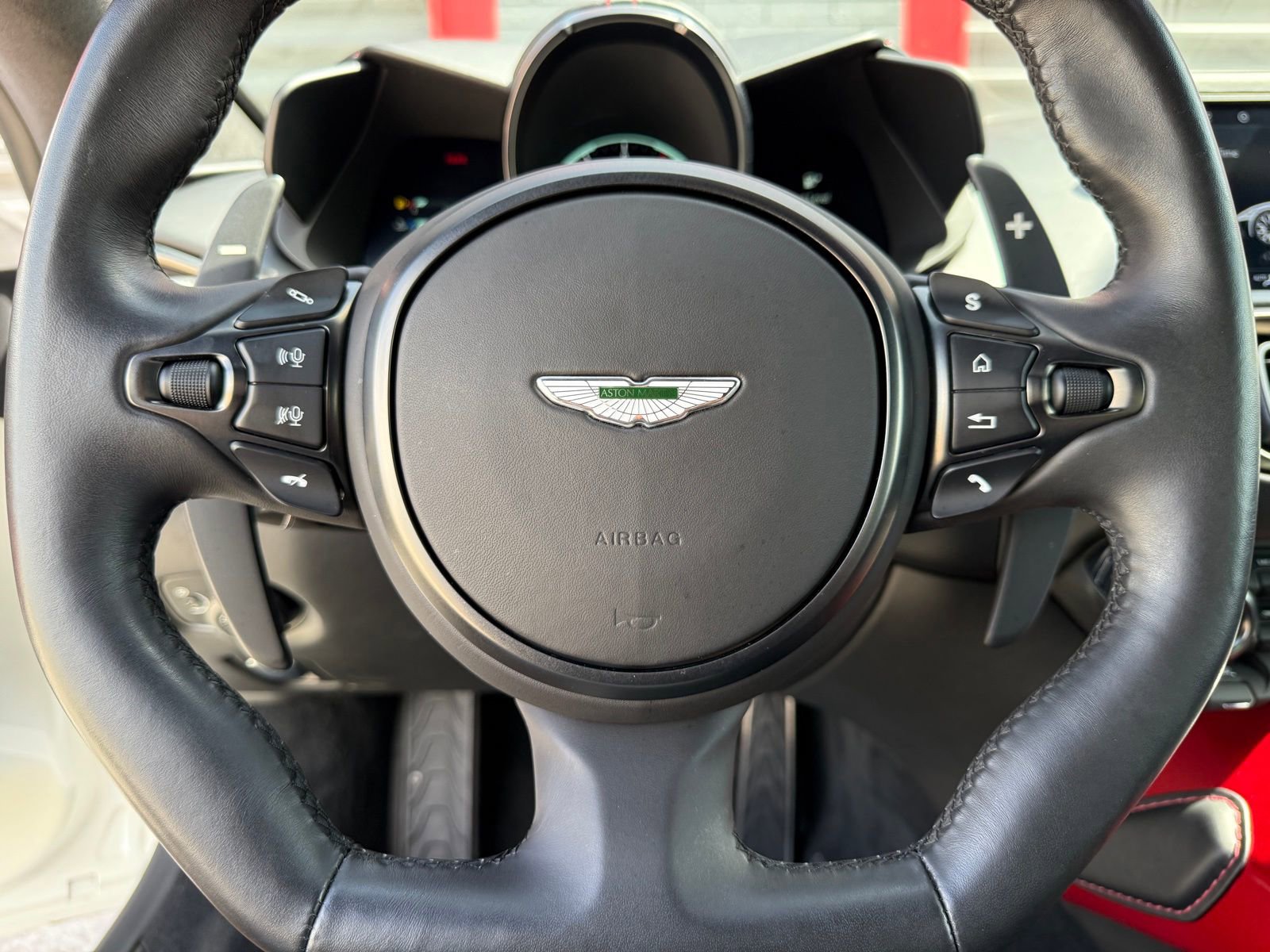 Used 2019 Aston Martin V8 Vantage Coupe image 38