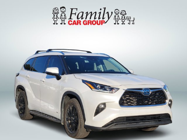 Used 2024 Toyota Highlander Limited AWD/4WD image 2