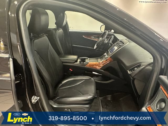 Used 2020 Lincoln Nautilus Reserve w/ Equipment Group 201A AWD/4WD image 9
