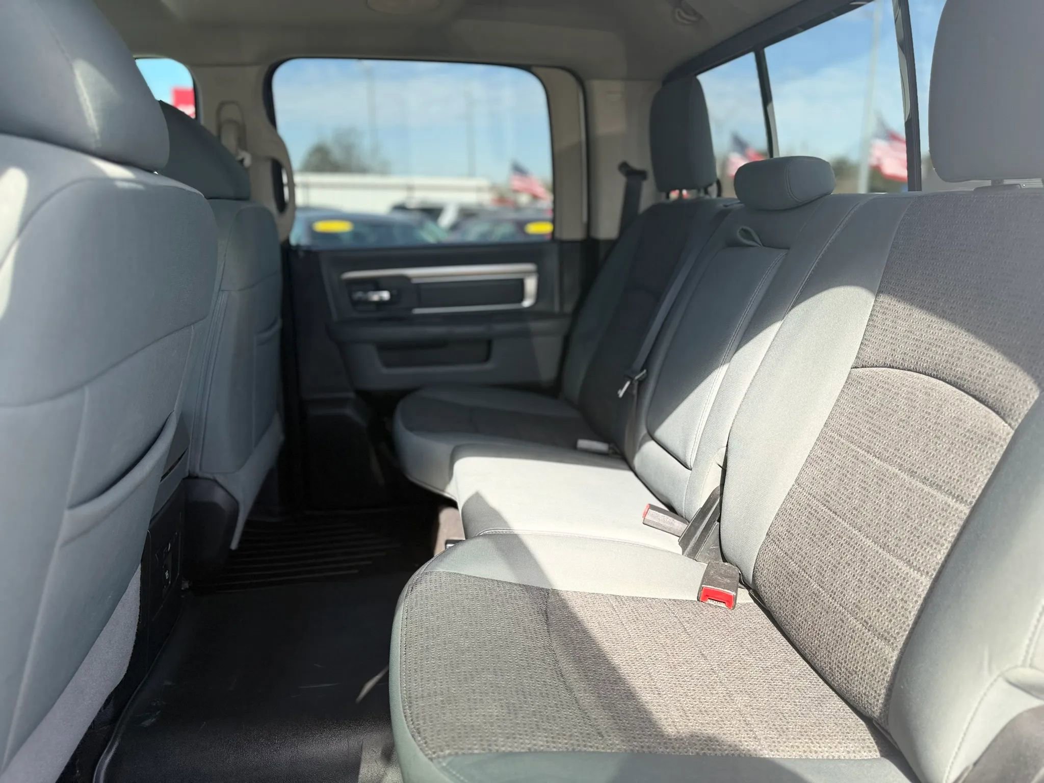 Used 2018 RAM 1500 SLT AWD/4WD image 21