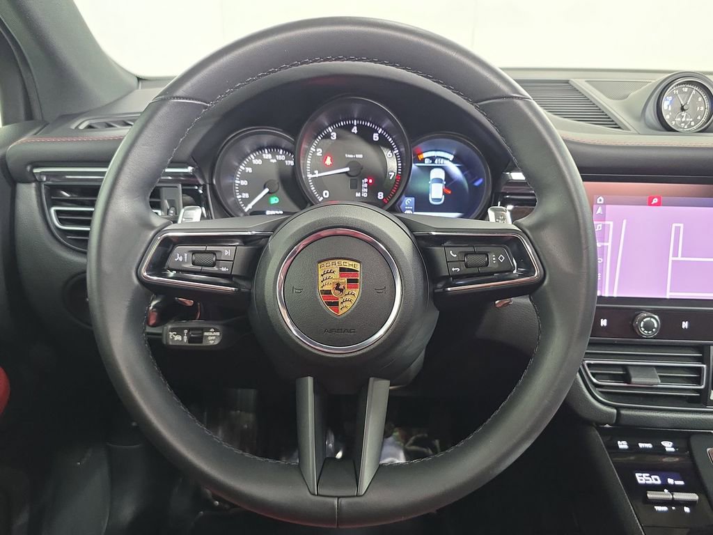 Used 2025 Porsche Macan image 14
