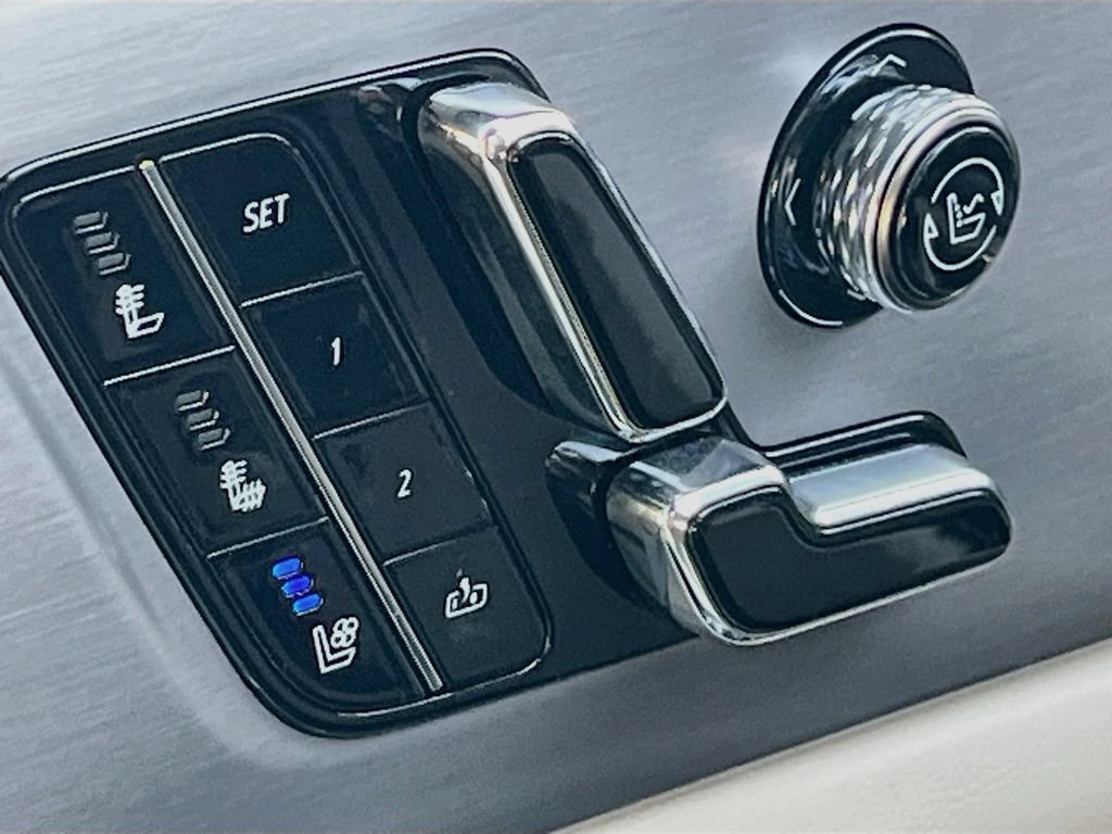 Used 2026 Cadillac Vistiq Luxury AWD/4WD image 21