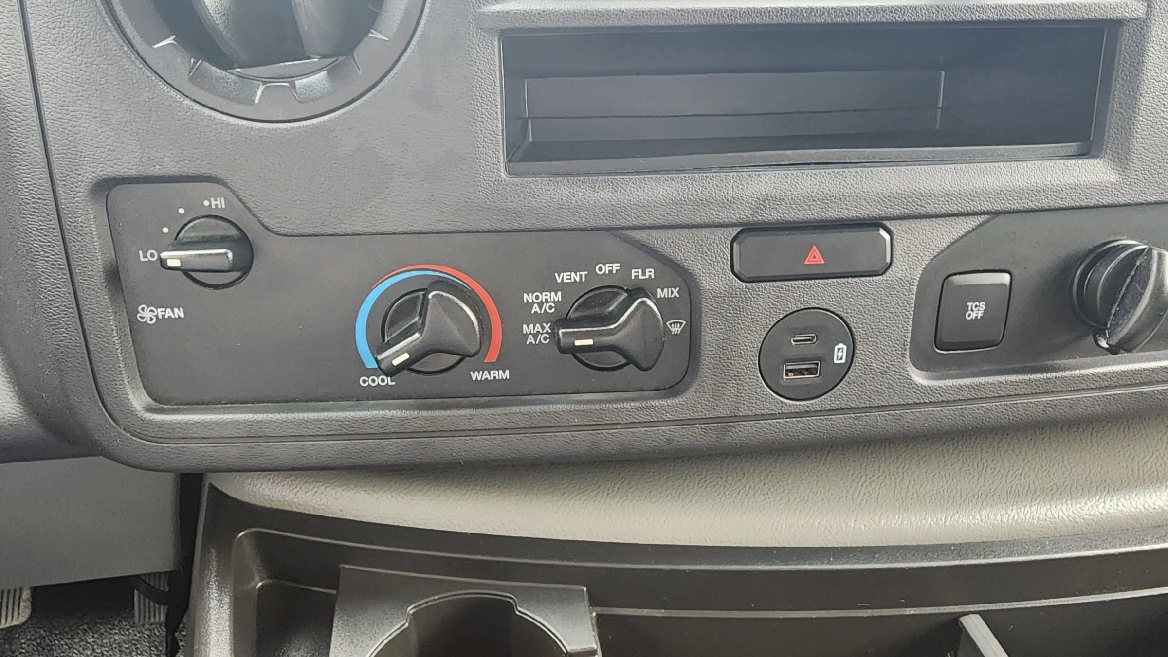 Used 2024 Ford E-350 and Econoline 350 Super Duty w/ Power Windows & Locks Group image 36