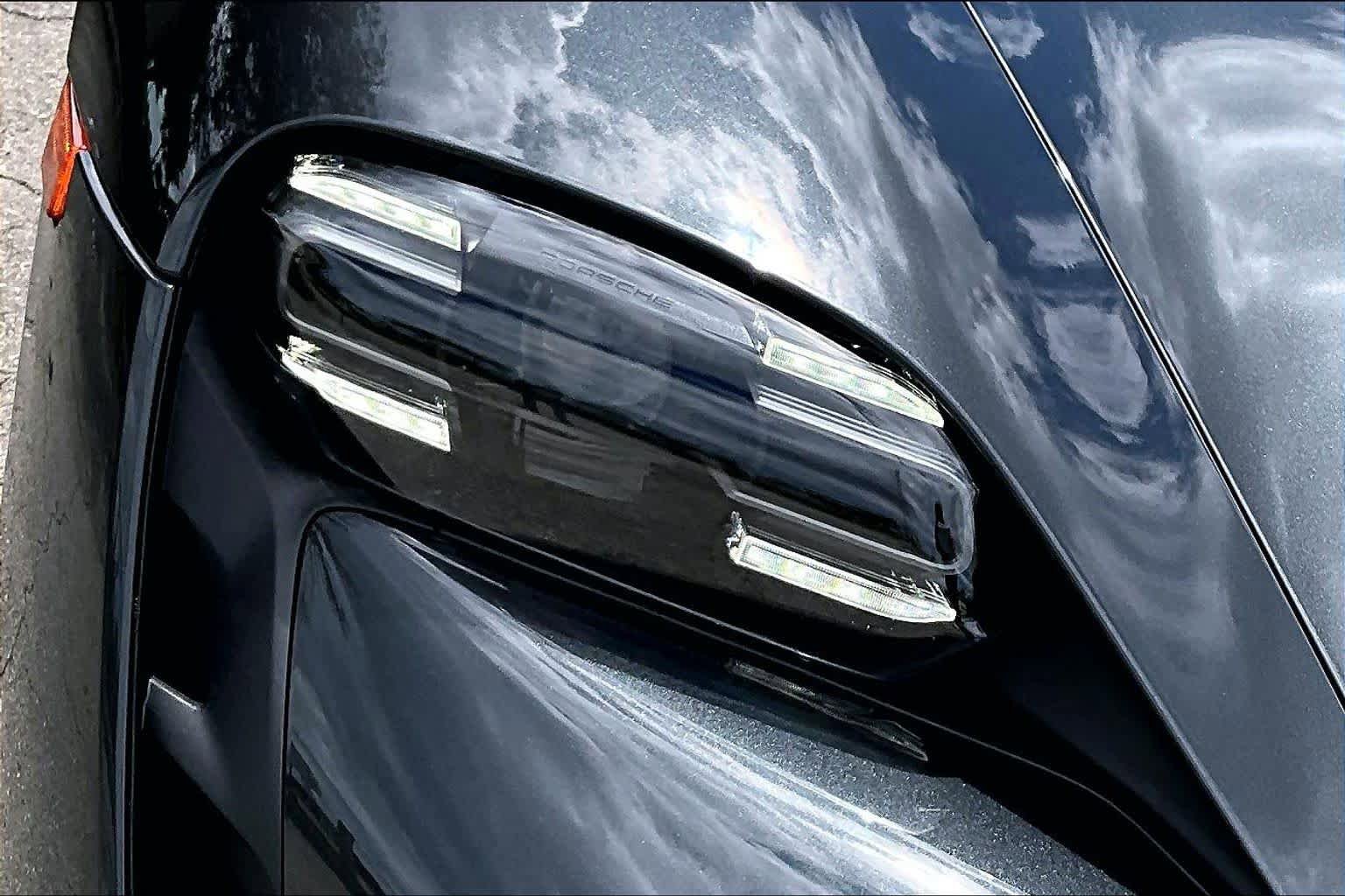 Used 2023 Porsche Taycan image 27