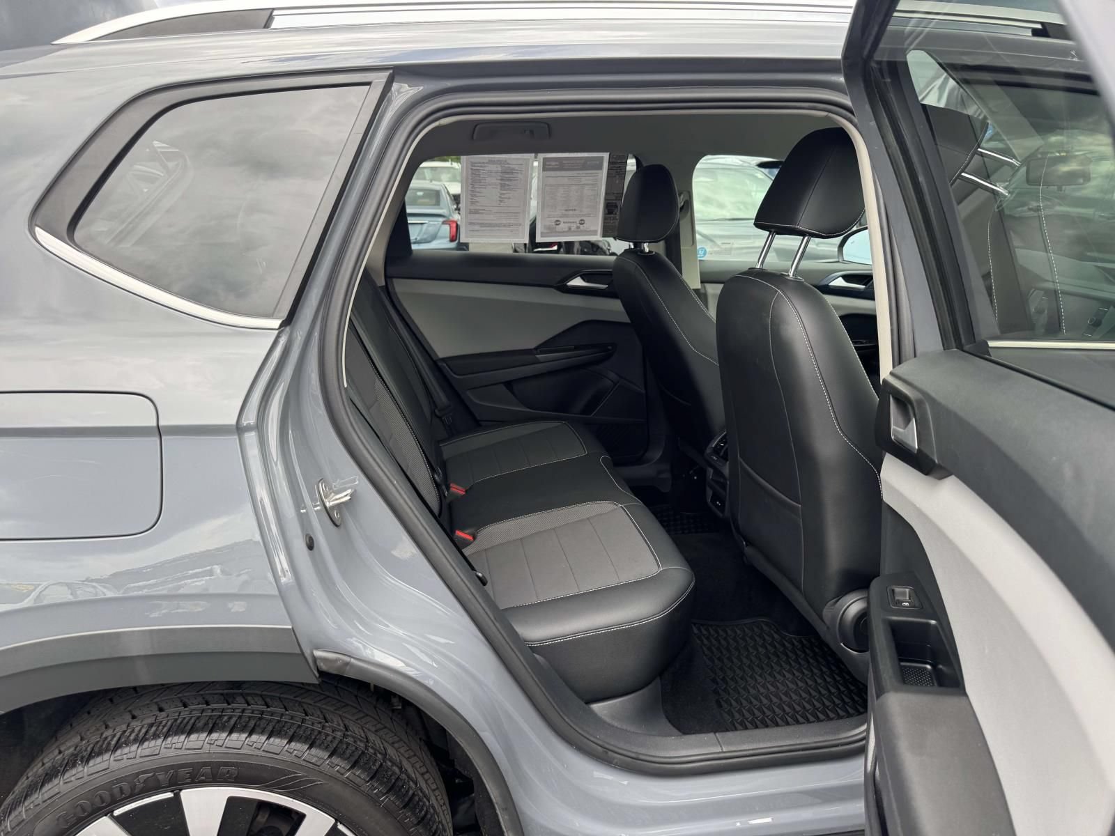 Used 2022 Volkswagen Taos SE FWD image 16