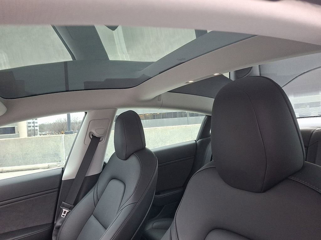 Used 2019 Tesla Model 3 Standard Range image 16