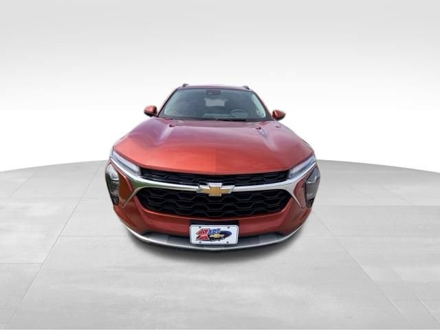 Certified 2024 Chevrolet Trax LT FWD image 3