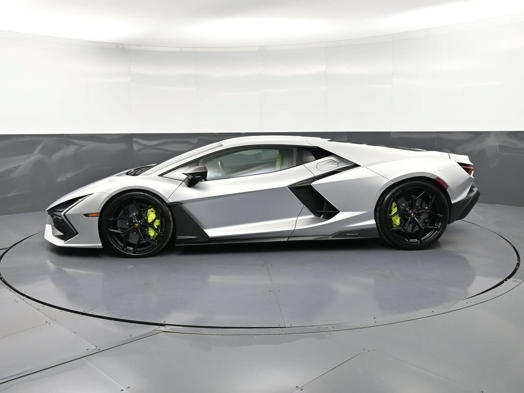 Used 2024 Lamborghini Revuelto AWD/4WD image 2