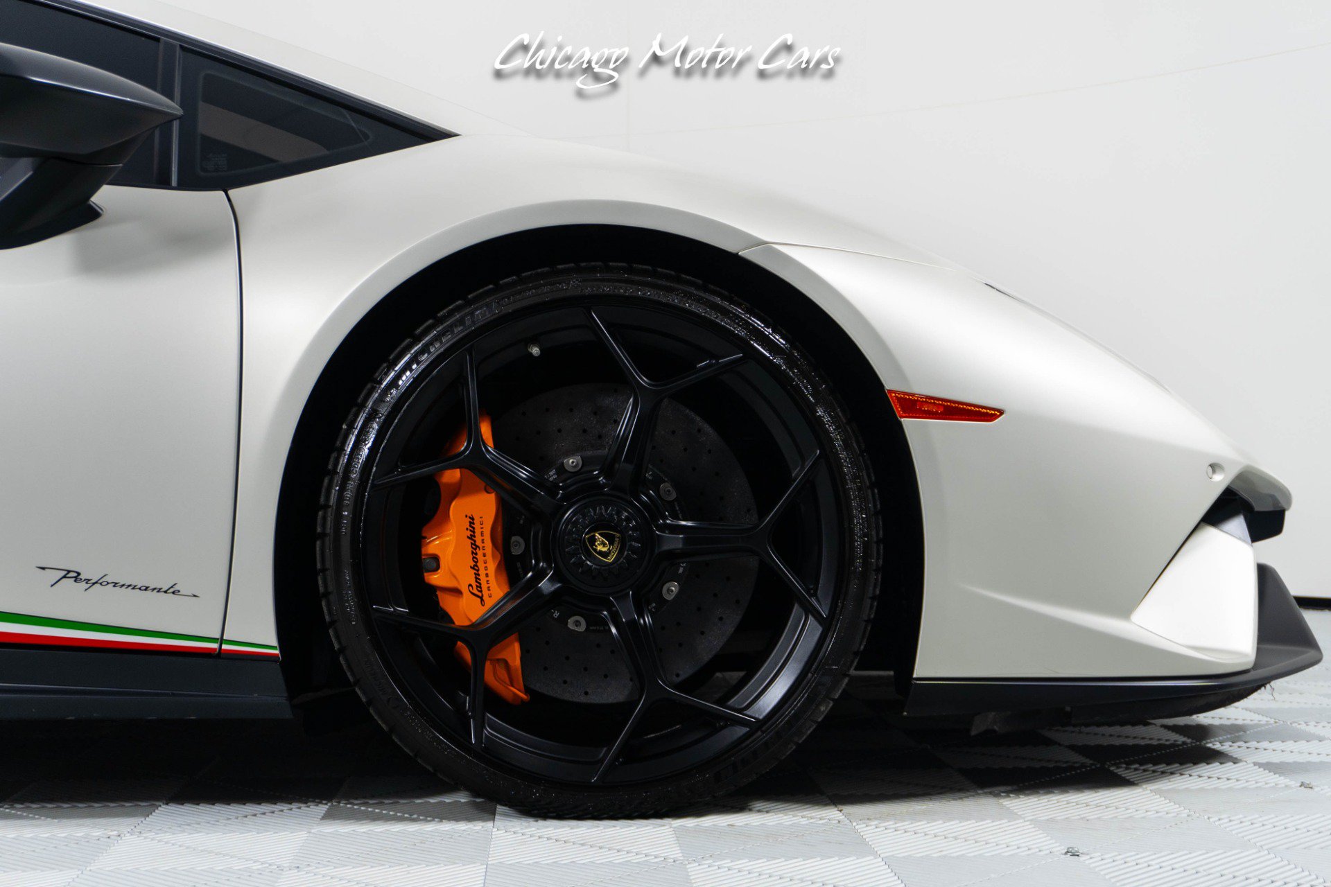 Used 2018 Lamborghini Huracan AWD/4WD image 11