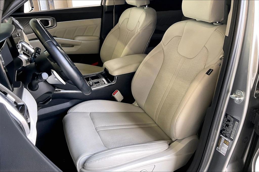 Used 2023 Kia Sorento SX Prestige image 3