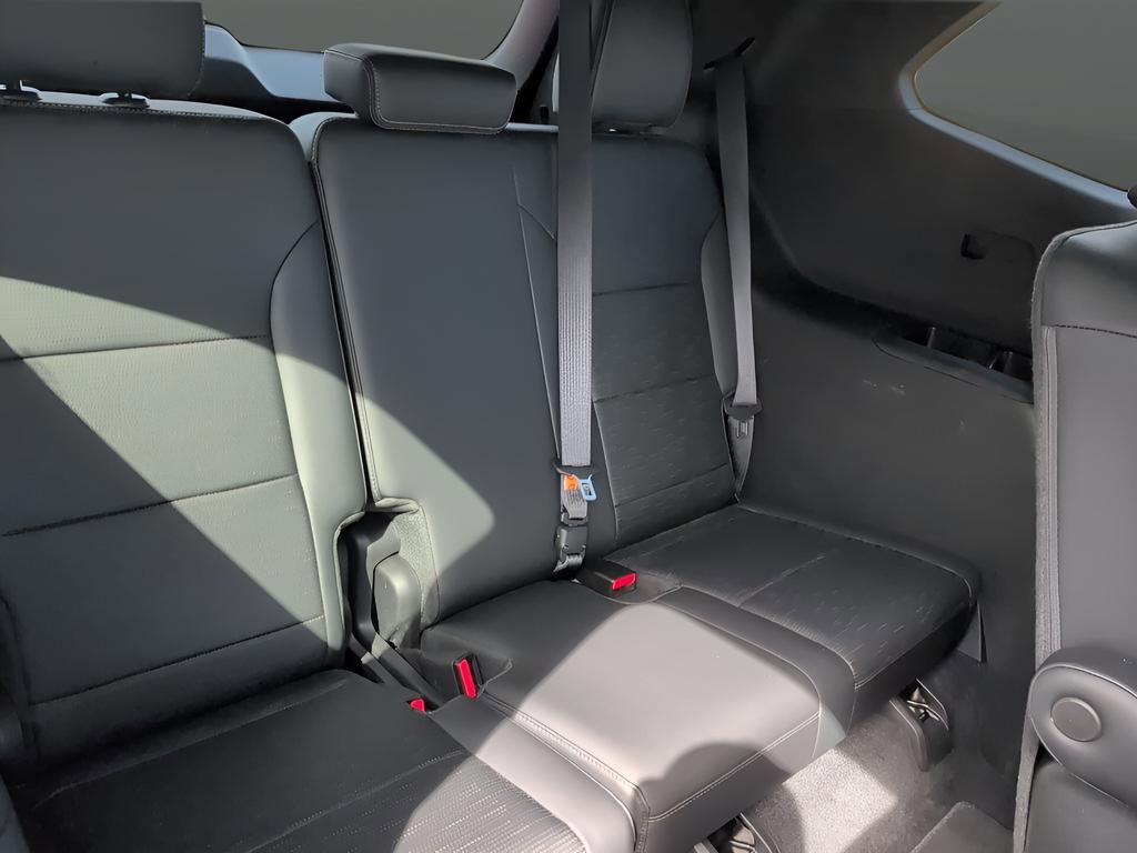 Used 2025 Buick Enclave Sport Touring image 28