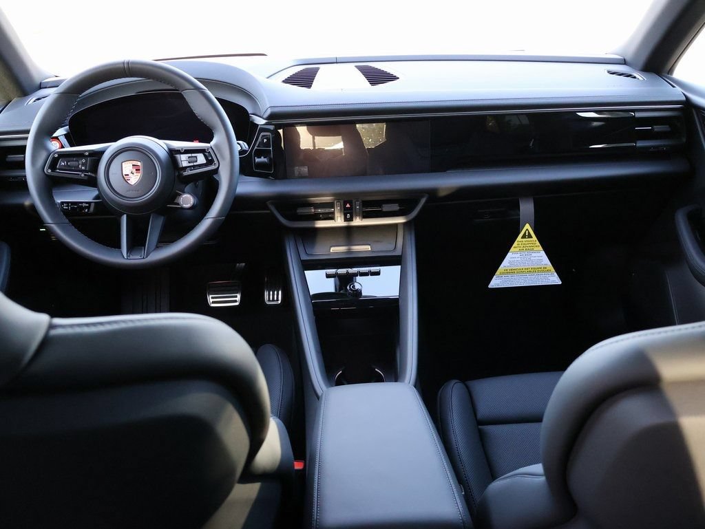 Certified 2025 Porsche Macan 4S Electric AWD/4WD image 20