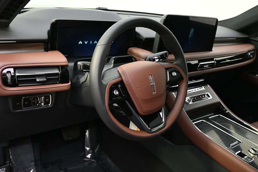 New 2026 Lincoln Aviator Reserve w/ Jet Appearance Package AWD/4WD image 11