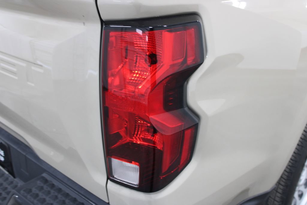 Used 2024 Chevrolet Colorado W/T image 13