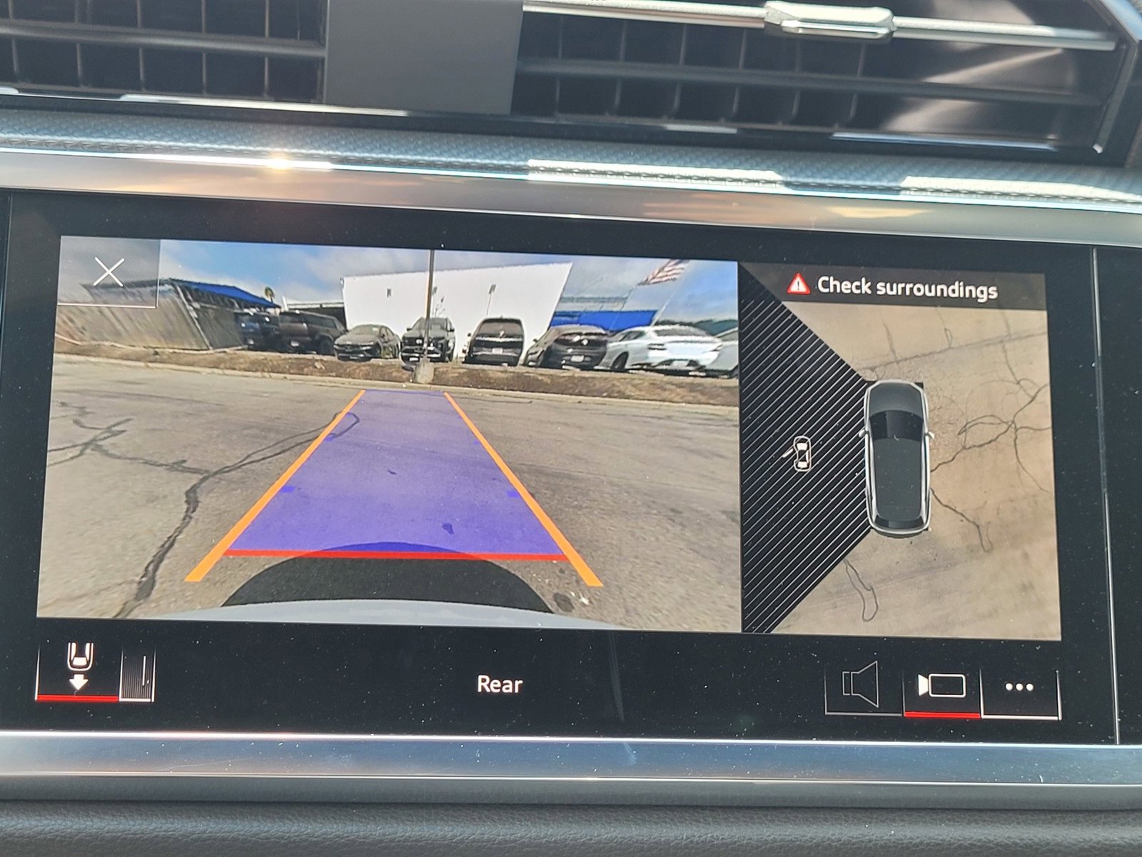 Used 2024 Audi Q3 2.0T Premium Plus w/ Premium Plus Package image 17