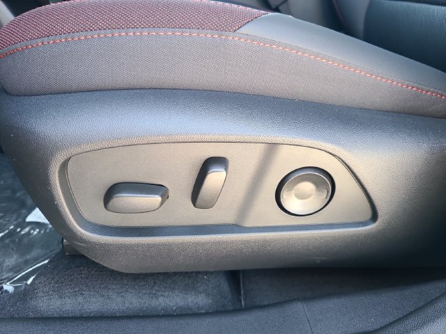New 2027 Chevrolet Equinox RS w/ Safety and Technology Package FWD image 27