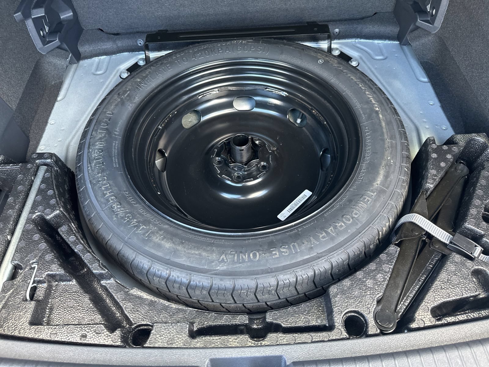 Certified 2024 Volkswagen Tiguan SE R-Line AWD/4WD image 31