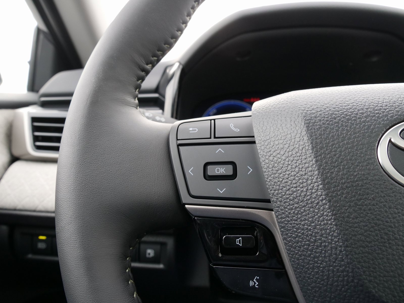 Used 2025 Toyota Camry XLE image 23