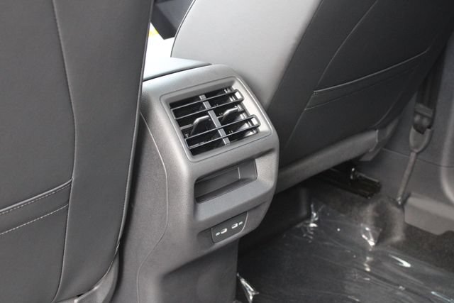 New 2026 Volkswagen Tiguan SE R-Line AWD/4WD image 7