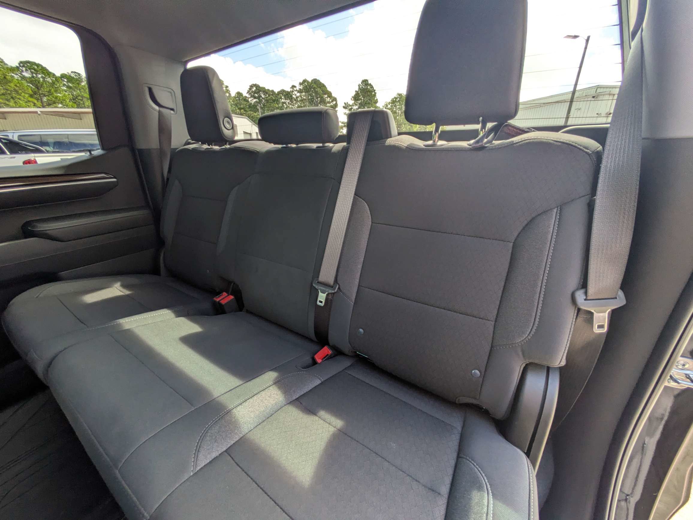 Used 2025 Chevrolet Silverado 1500 LT AWD/4WD image 7