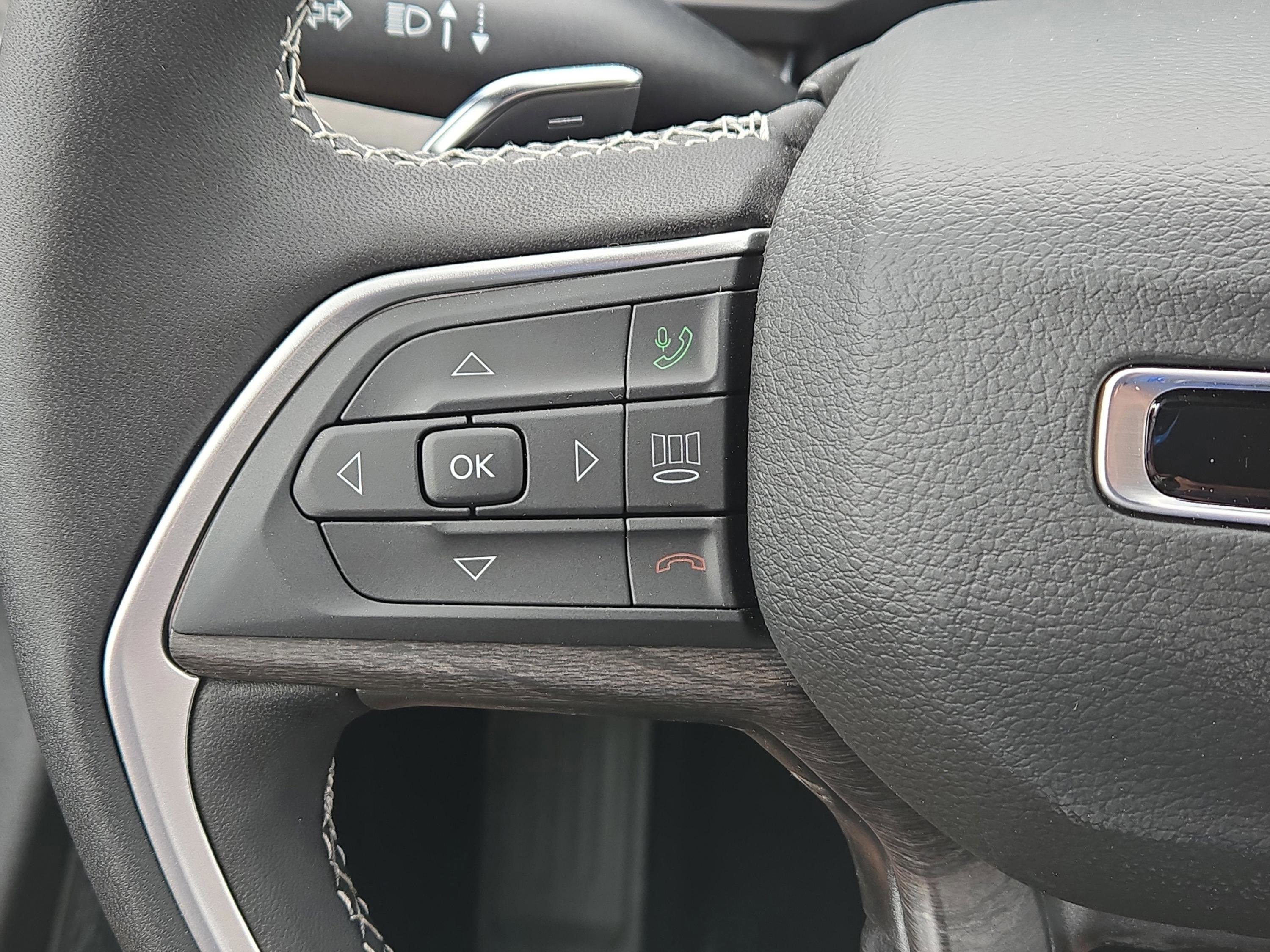 New 2025 Jeep Grand Cherokee L Limited w/ Black Appearance Package image 23