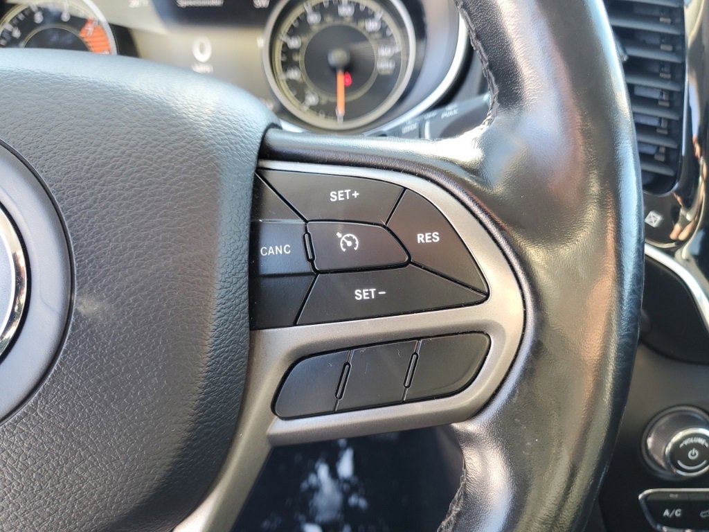 Used 2020 Jeep Cherokee Limited image 16