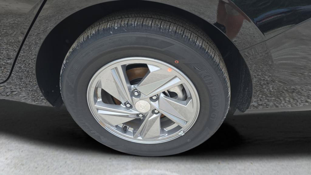 New 2026 Hyundai Elantra SE FWD image 31