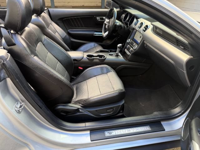 Used 2020 Ford Mustang Premium RWD image 22