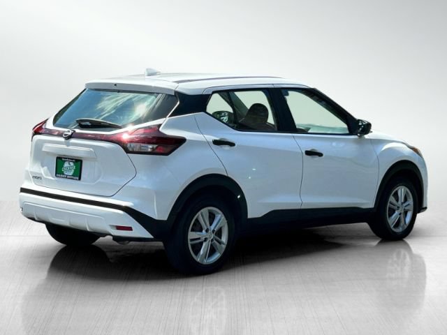 Used 2022 Nissan Kicks S FWD image 4