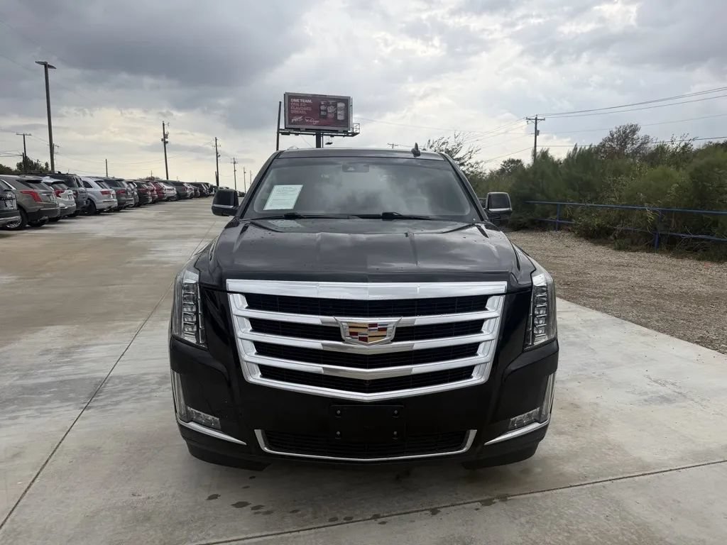 Used 2018 Cadillac Escalade Luxury RWD image 5