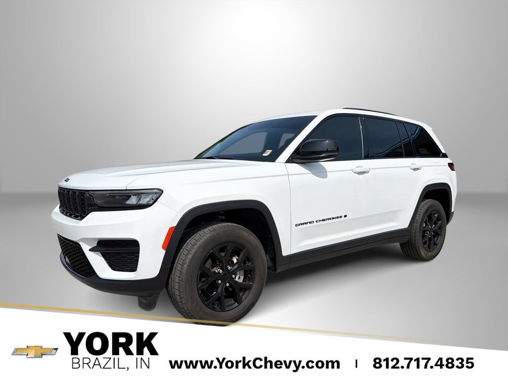 Used 2025 Jeep Grand Cherokee Altitude AWD/4WD image 1