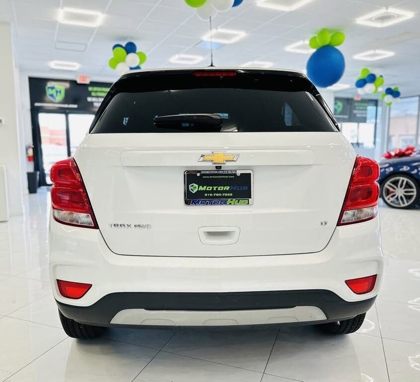 Used 2019 Chevrolet Trax LT w/ LT Convenience Package image 6
