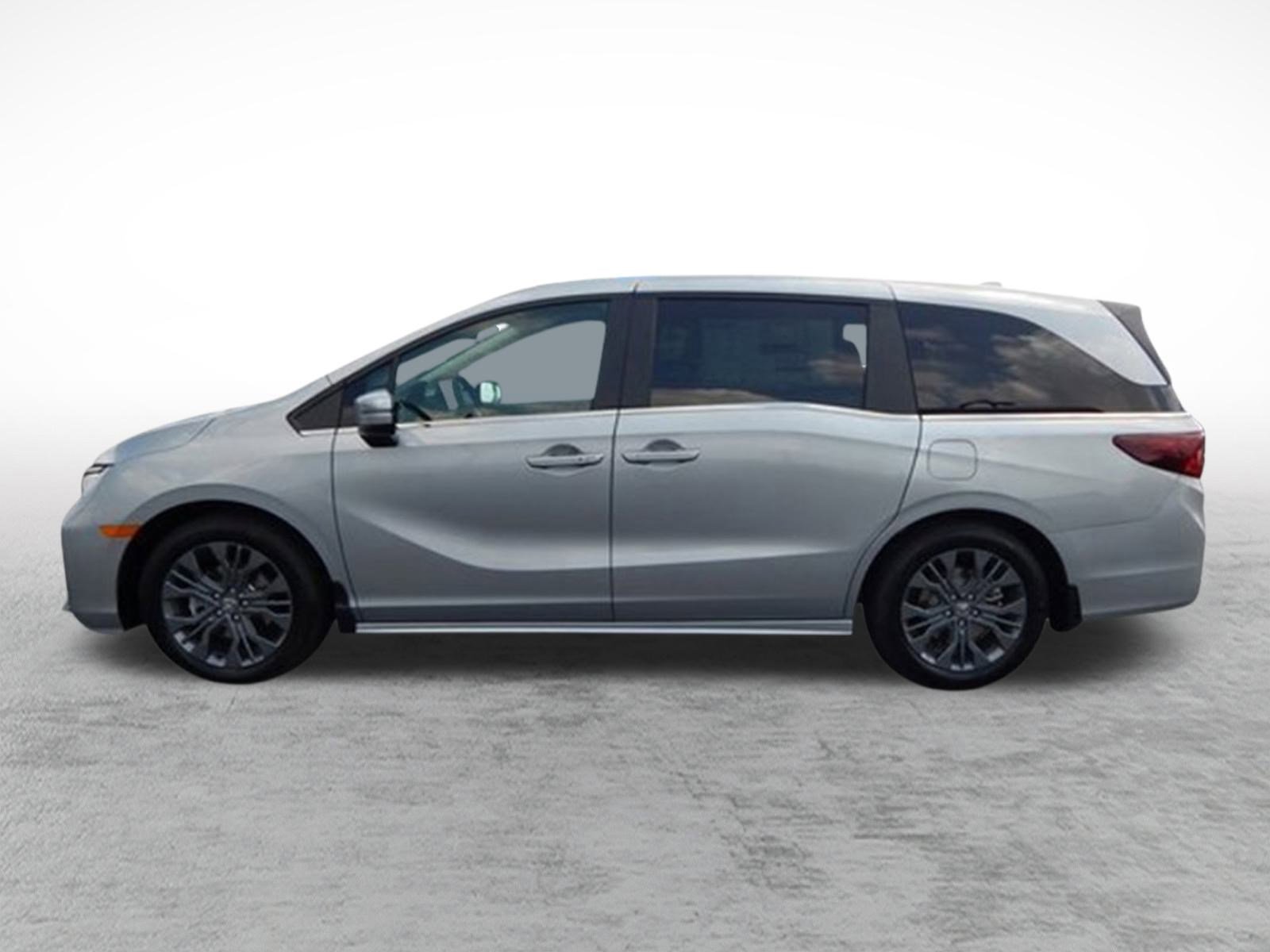 New 2026 Honda Odyssey Touring image 2