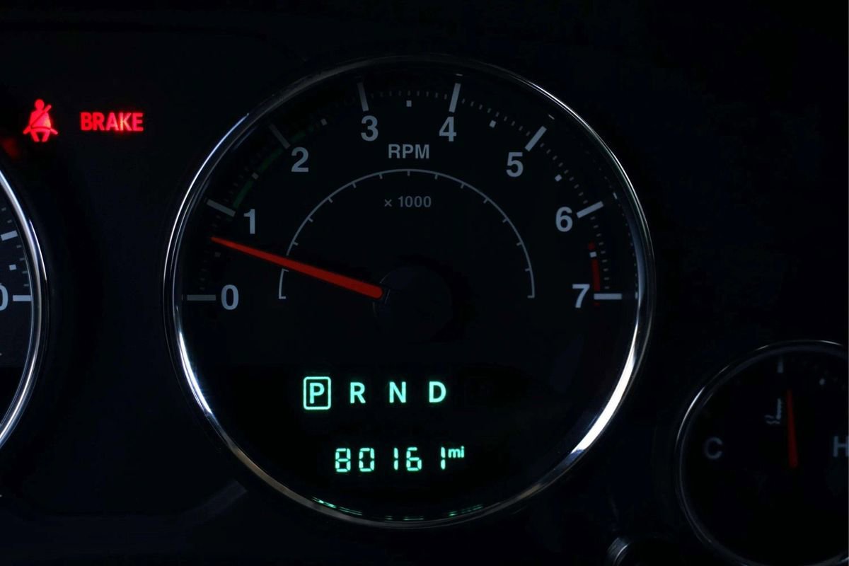 Used 2014 Jeep Wrangler Unlimited Sahara w/ Connectivity Group AWD/4WD image 38
