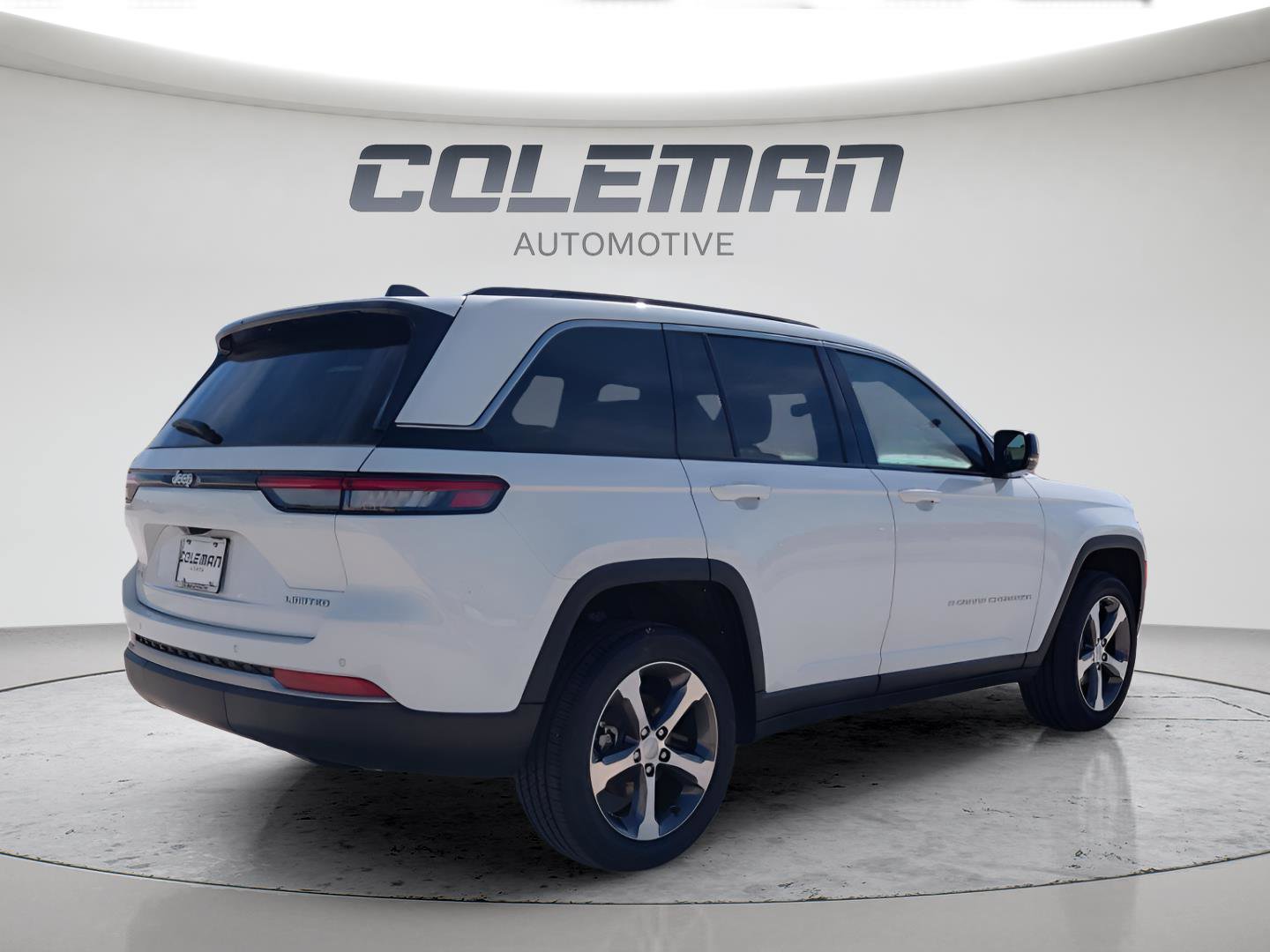 New 2026 Jeep Grand Cherokee Limited w/ Trailer Tow Package image 5