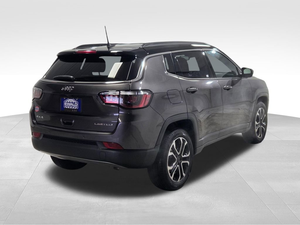 Used 2024 Jeep Compass Limited image 23