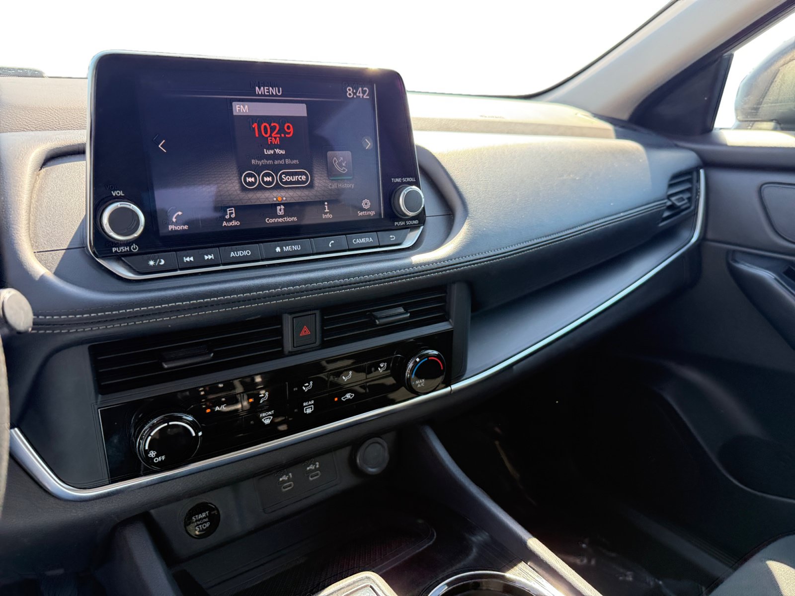 Used 2024 Nissan Rogue S AWD/4WD image 12