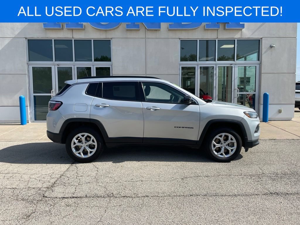 Used 2024 Jeep Compass Latitude AWD/4WD image 4