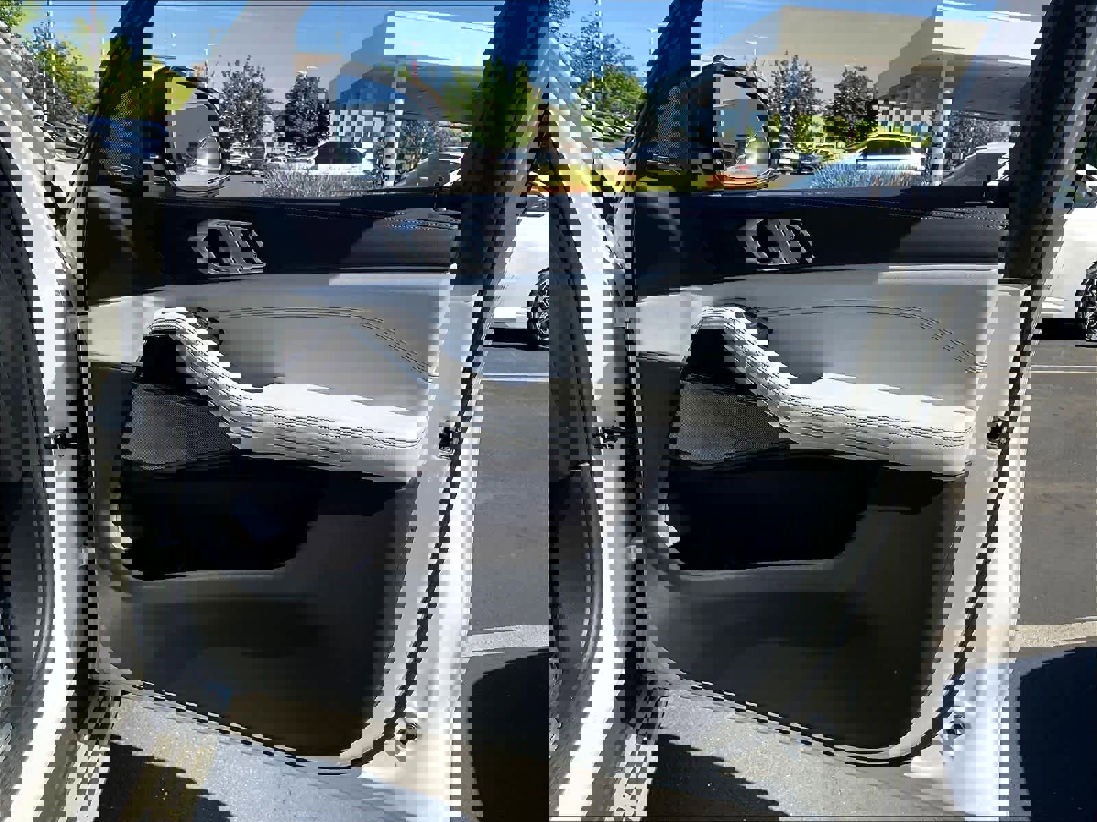 Used 2024 BMW X5 xDrive50e w/ Premium Package image 26