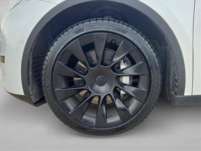 Used 2021 Tesla Model Y Long Range AWD/4WD image 21