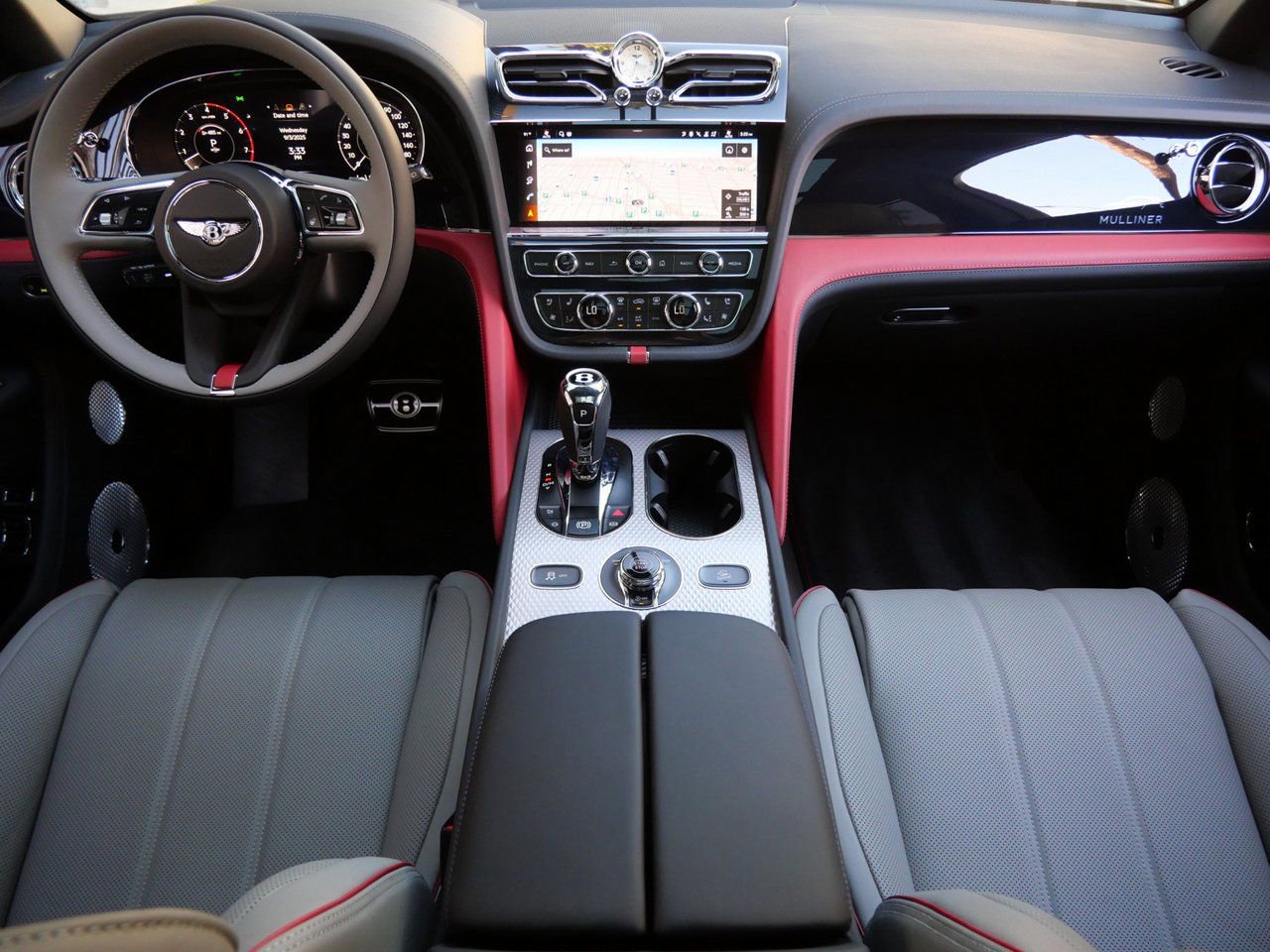 Used 2025 Bentley Bentayga Extended Wheelbase image 4