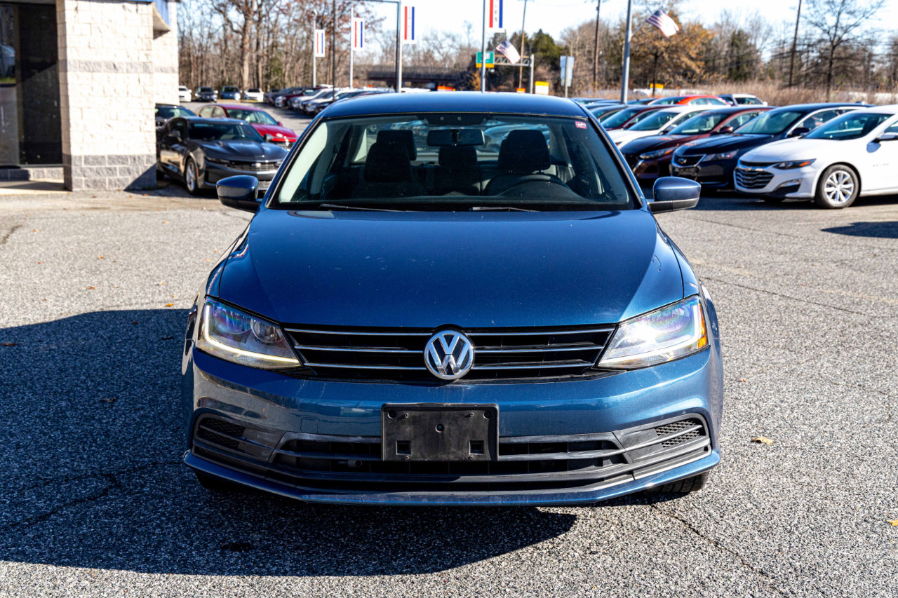 Used 2017 Volkswagen Jetta S image 2