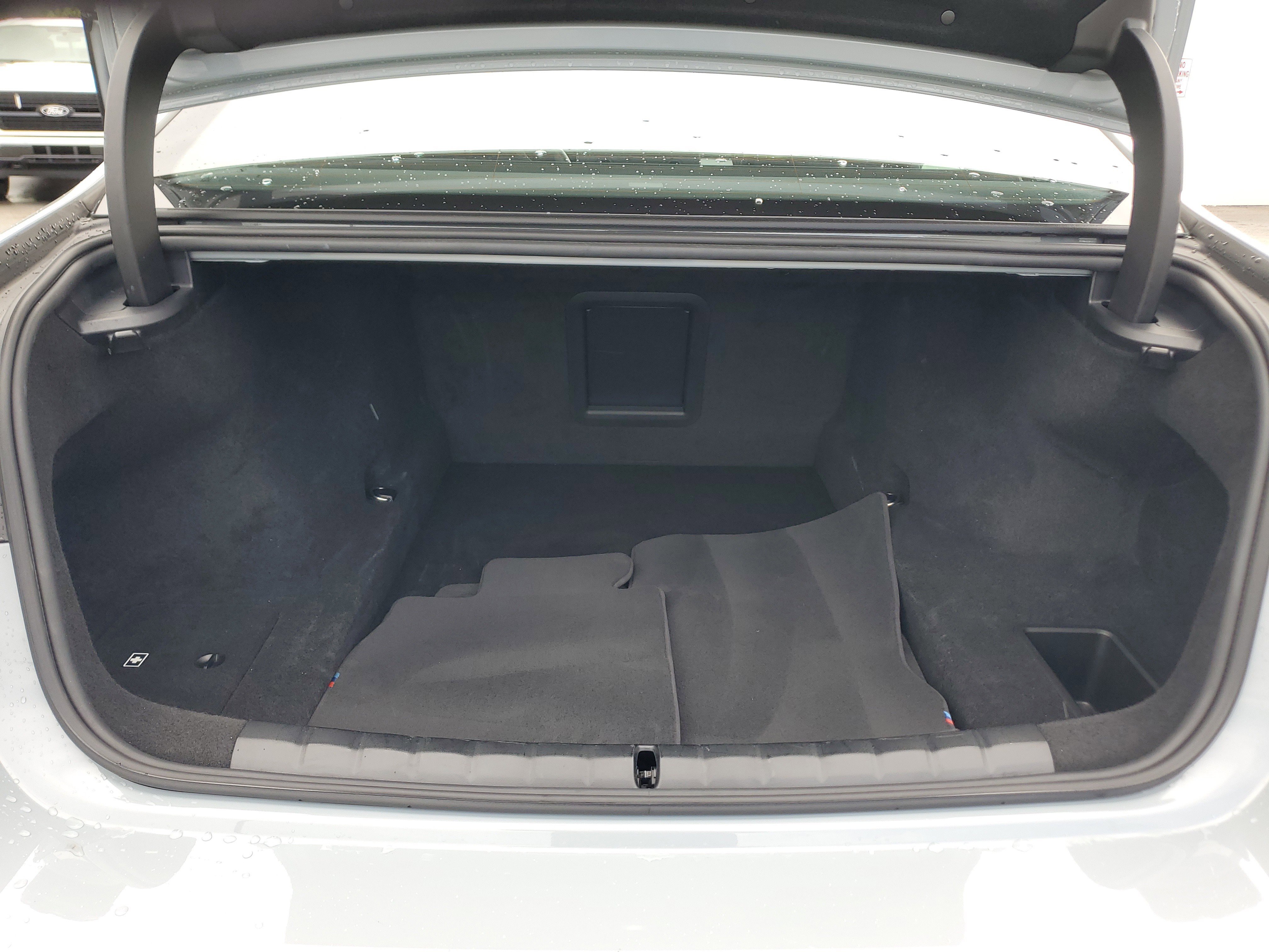 Used 2024 BMW 740i xDrive image 28