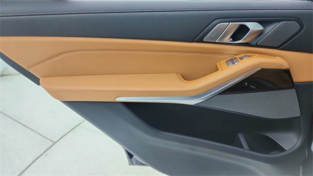 Used 2025 BMW X7 xDrive40i w/ Executive Package image 36