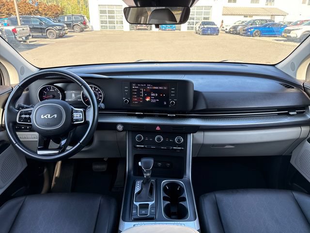 Used 2022 Kia Carnival LX FWD image 13